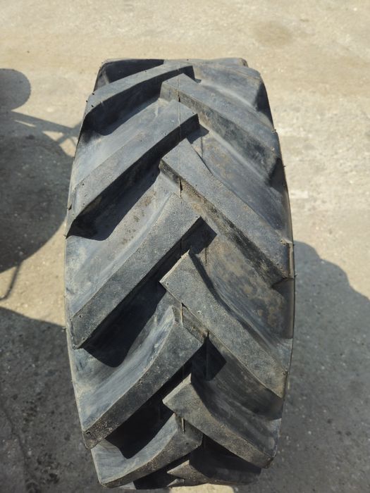 Opona 10/75-15.3 10.0/75-15.3 Armour