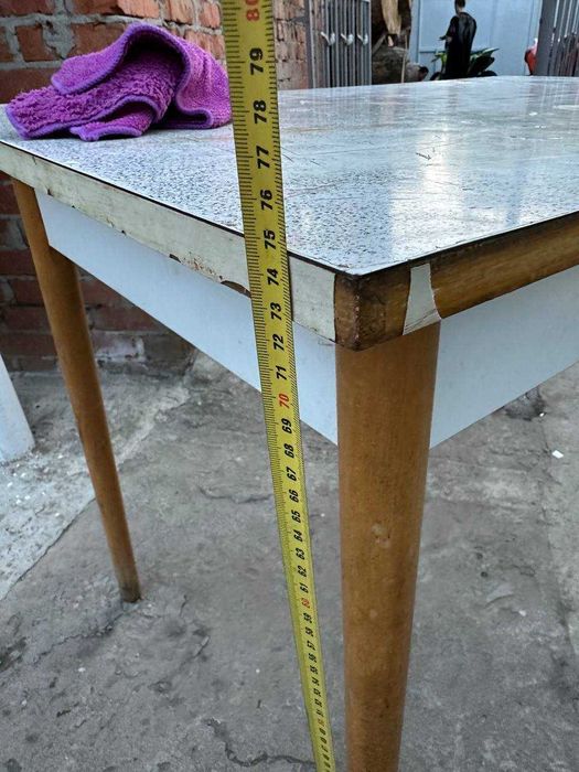 Продам кухонный деревянный стол 100*70*75 см.