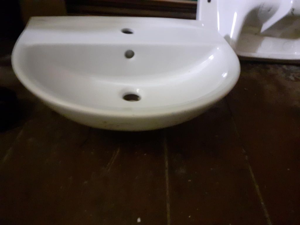 Umywalka ceramiczna