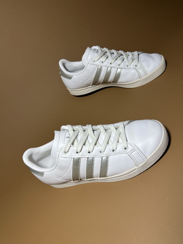 Кросівки жіночі 37.5р.23.5см. Adidas