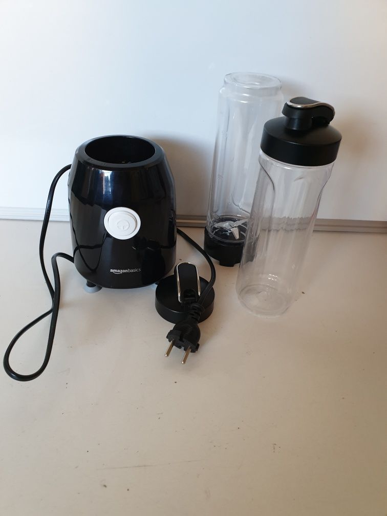 Blend and Go Smoothie Maker Amazon Basics