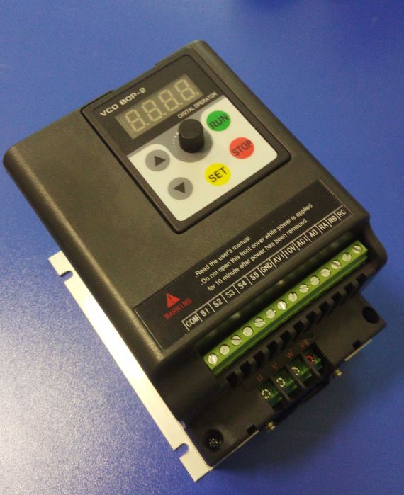 Частотний перетворювач 1,5 кВт інвертор Частотник для двигуна