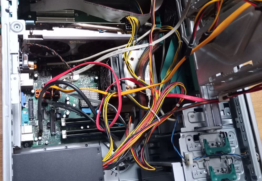 Stary komputer PC stacjonarny GTX 650ti 2GB MSI karta grafiki
