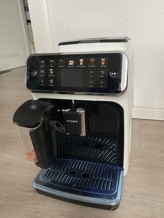 Кавомашини Phillips, EP5500 latte go!