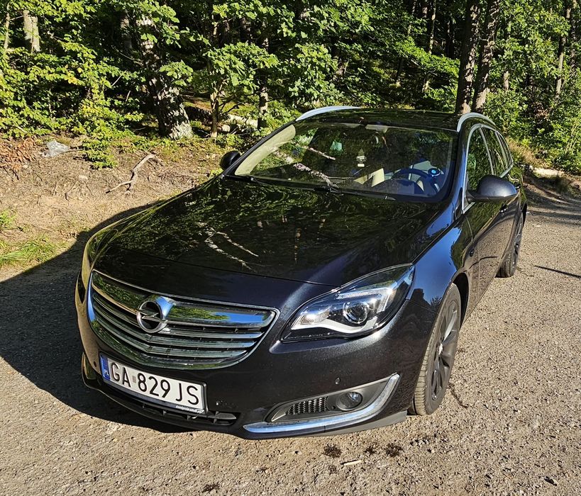 Opel insignia A polift wersia Cosmo 2014r Sports Tourer 4x4 automat.