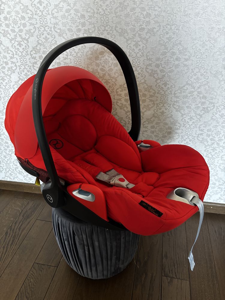 Автокрісло Cybex Cloud Z Autumn Gold burnt Red червоне розкладне