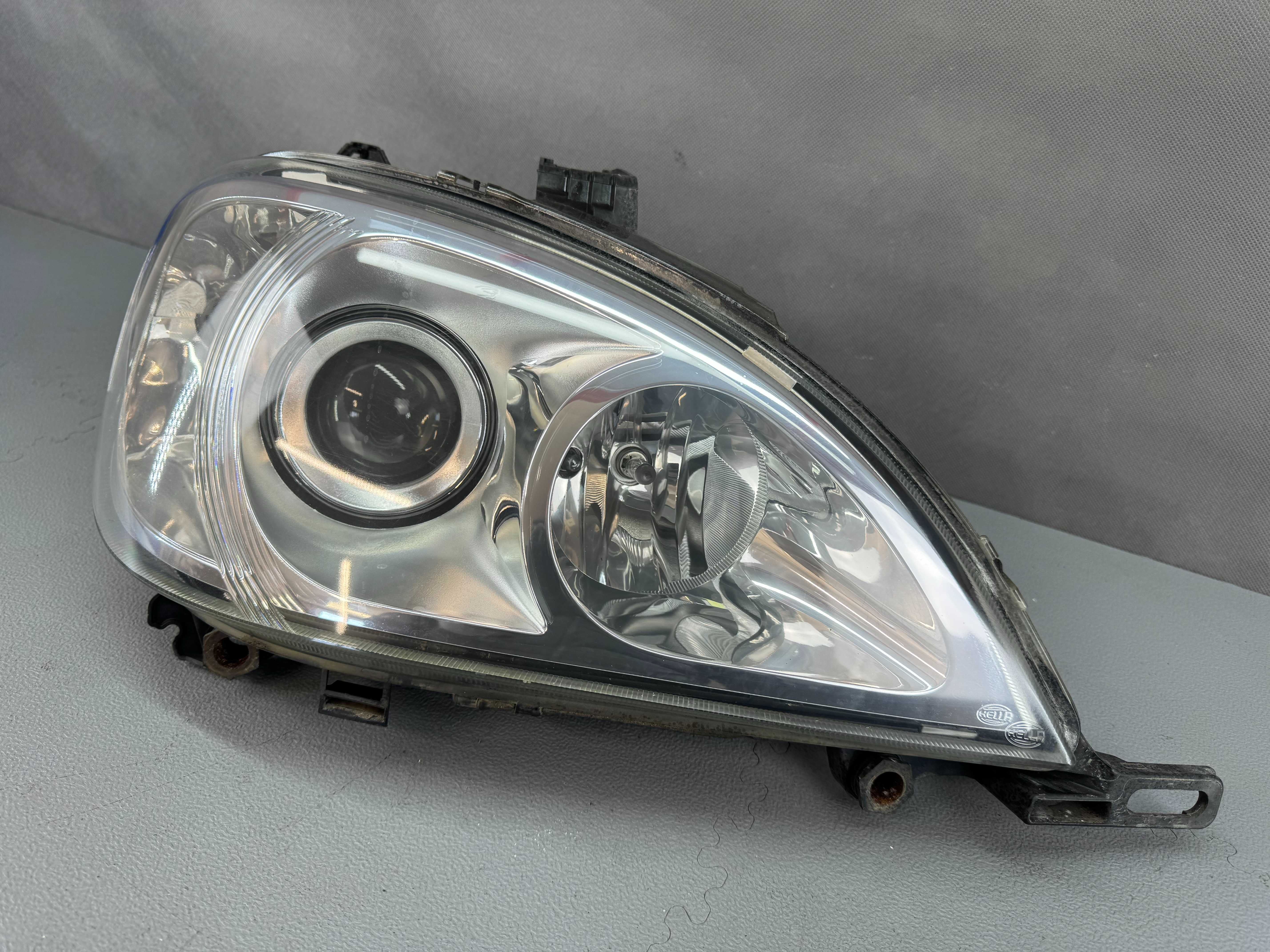 Mercedes ML W163 Lift Lampa Przód Przednia Prawa H7 Hella Europa