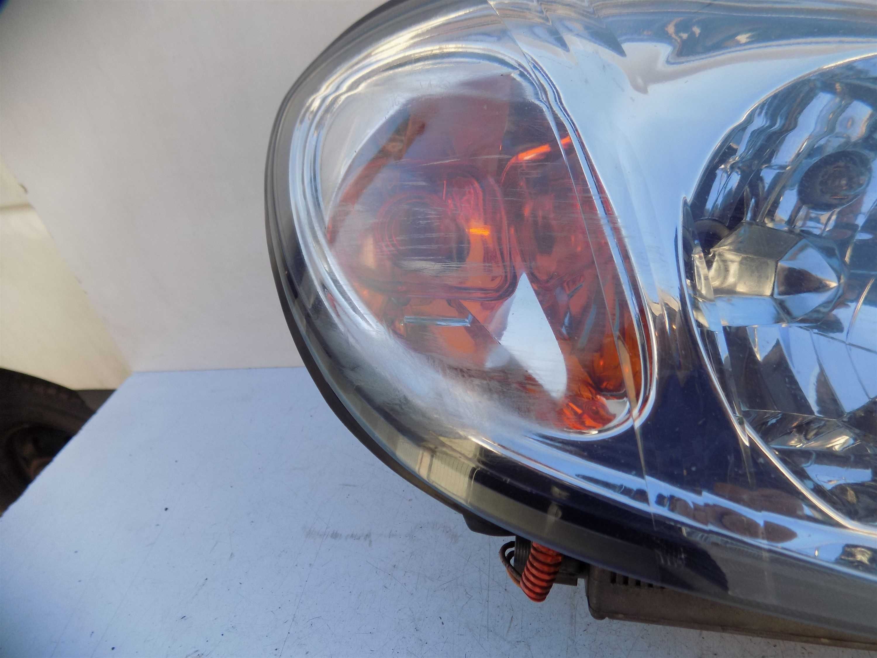 Lampa przód prawa xenon Nissan Maxima V 5 A33 00-04 Europa