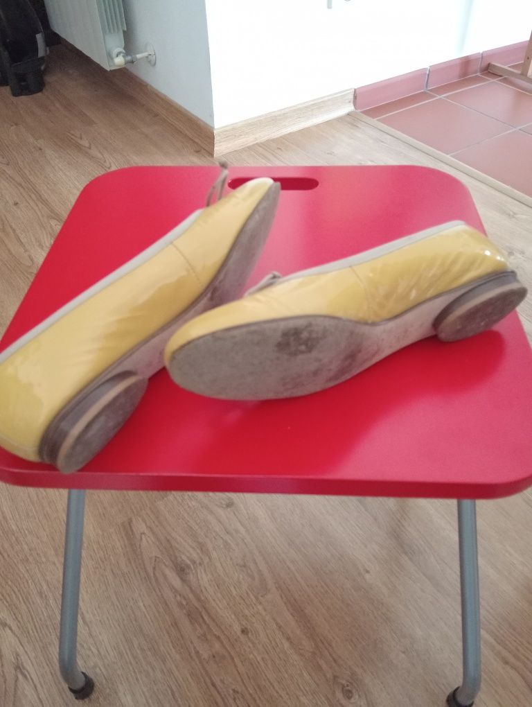 Diversos sapatos em bom estado n° 38