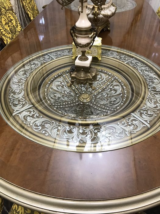 Стіл кухотий з кріслами