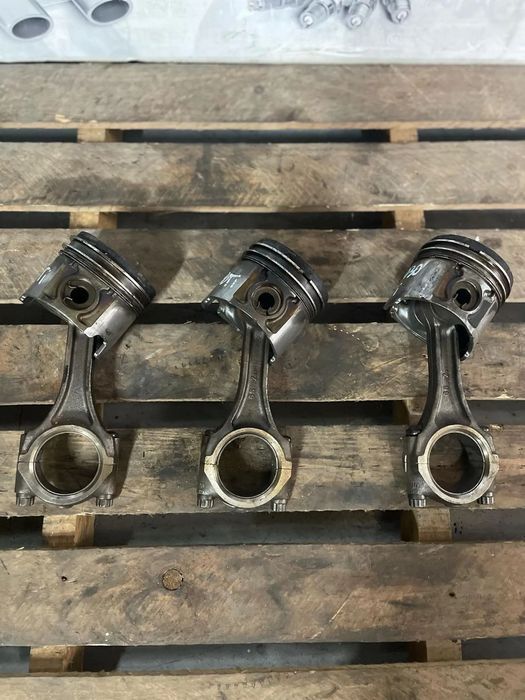 VÁRIOS MOTORES E PEÇAS DE MOTOR NISSAN CABSTAR 3.0 TD BD30