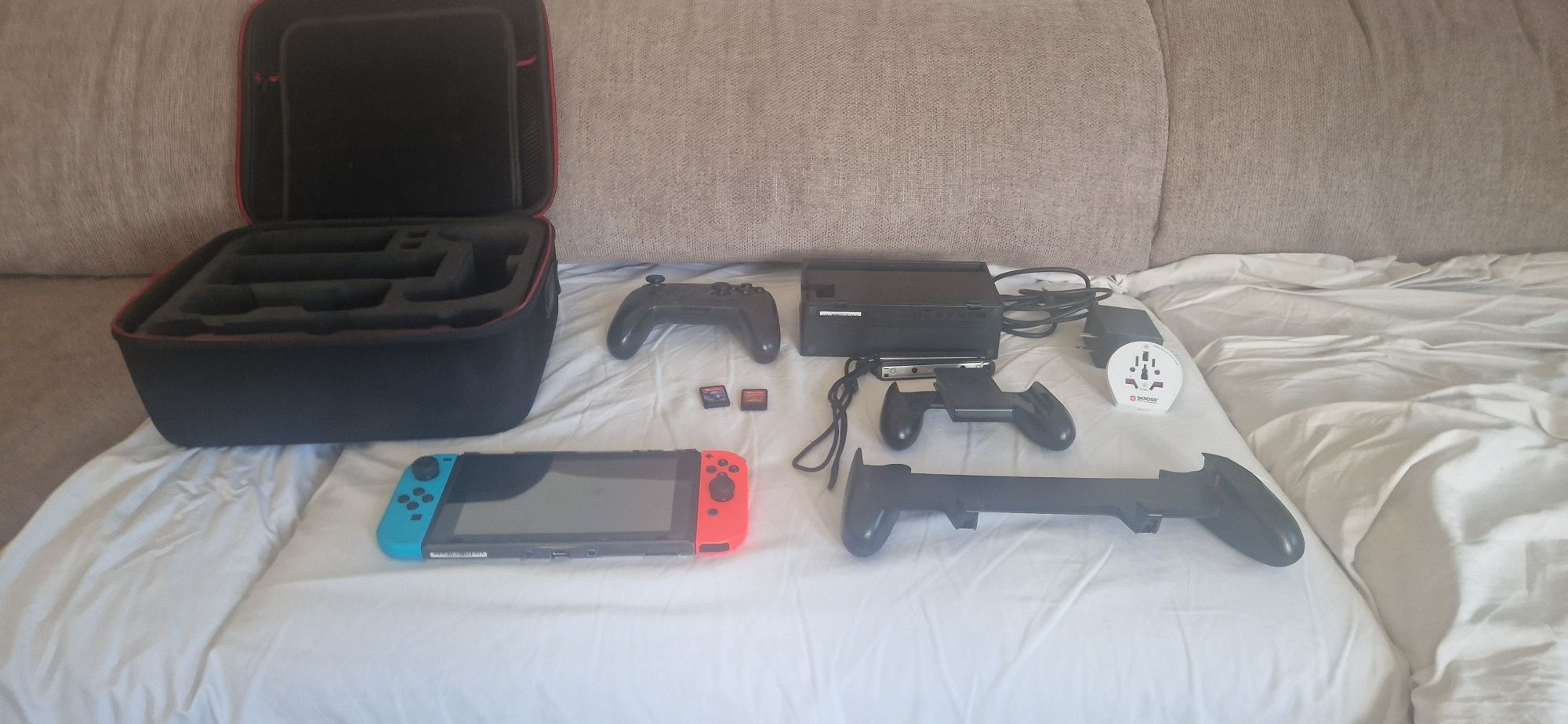 Nintendo Switch Bundle - Comando + Jogos + Acessórios