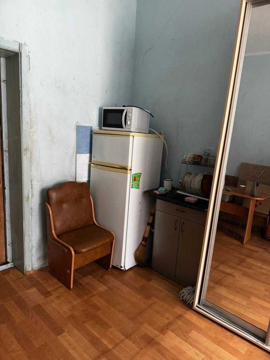 Окрема кімната в комунальній квартирі, 2 хвилини від метро «Нивки».