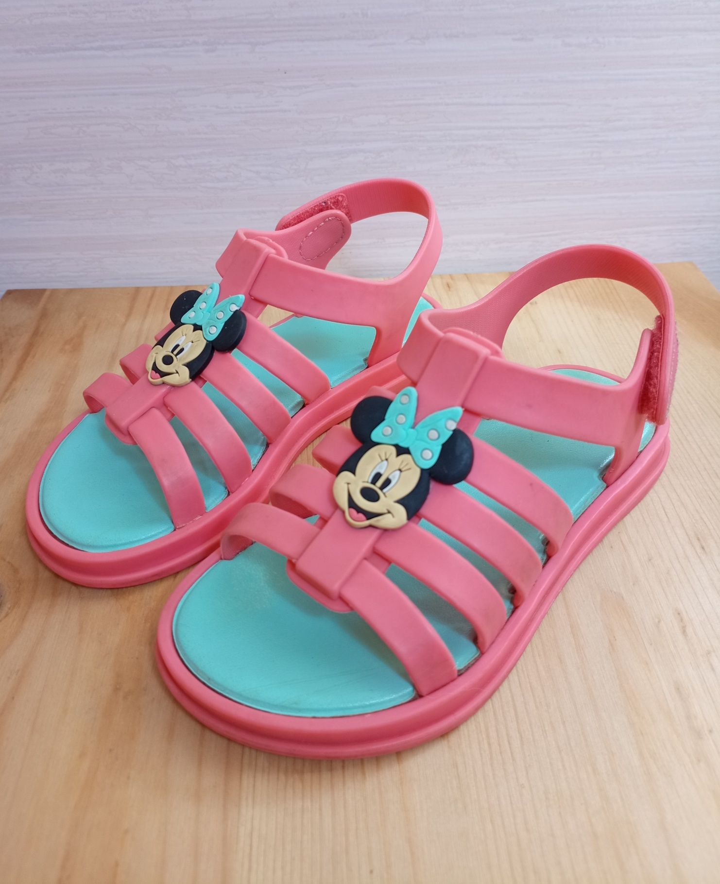 Sandálias Disney Minnie (Tamanho23/24)