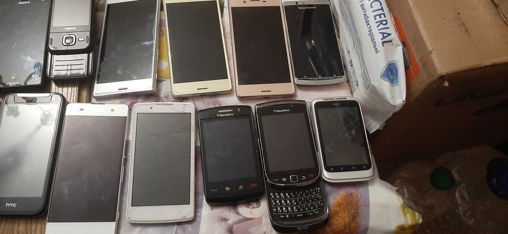 разные мобилки сони нокия соони сониэриксан ленова блакбери дуги хтц