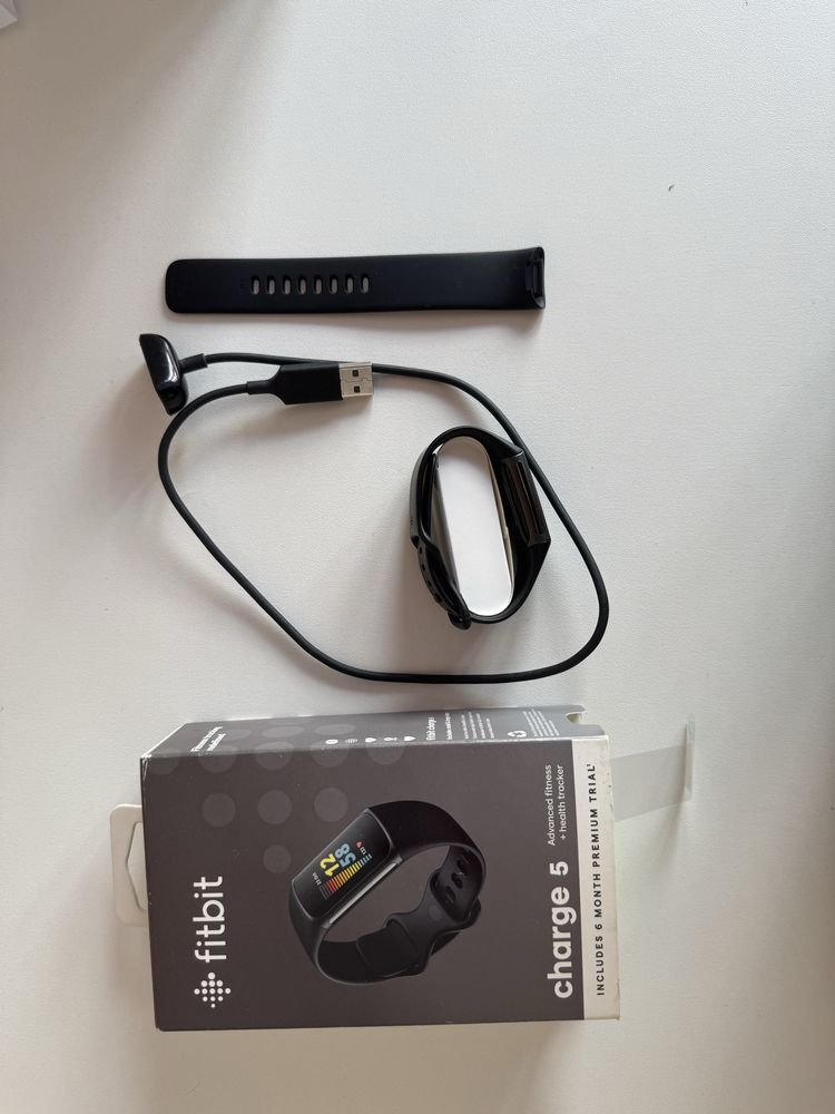 Fitbit Charge 5 – praktycznie nowy, czarny