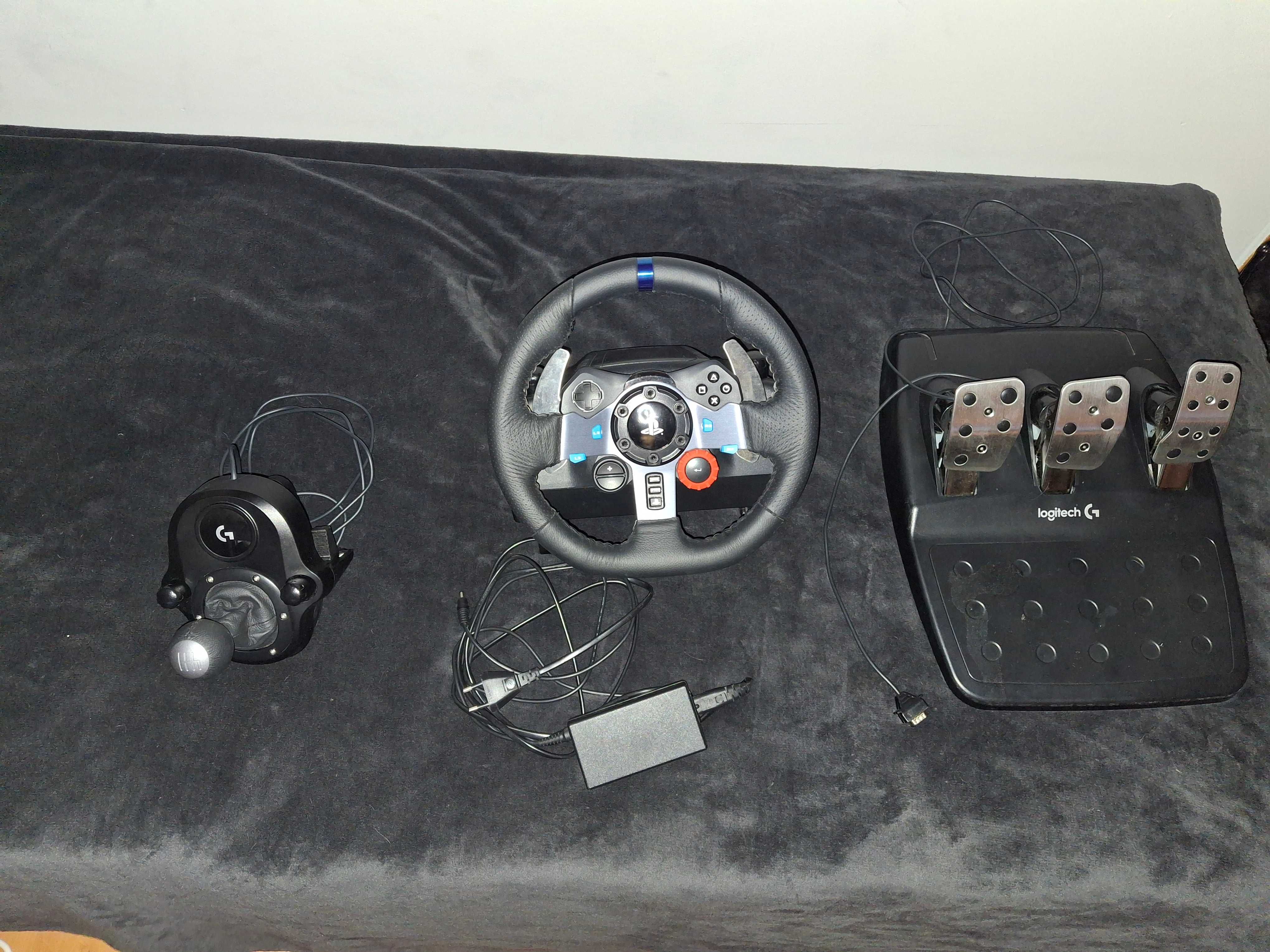 Logitech G29 Volante + pedais + mudanças PS4/5 & PC
