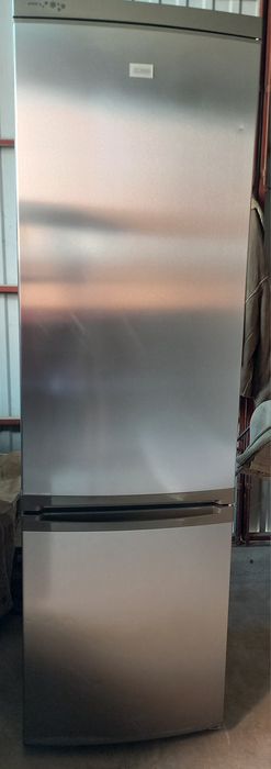 Холодильник Занусси б/у в хорошем состояни,рабочий