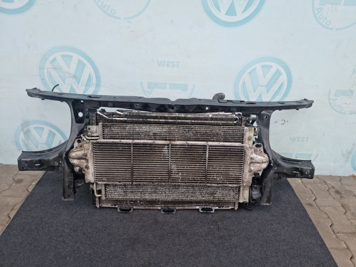 Телевізор VW T5 Радіатор охолодження Інтеркулер климы Передня панель