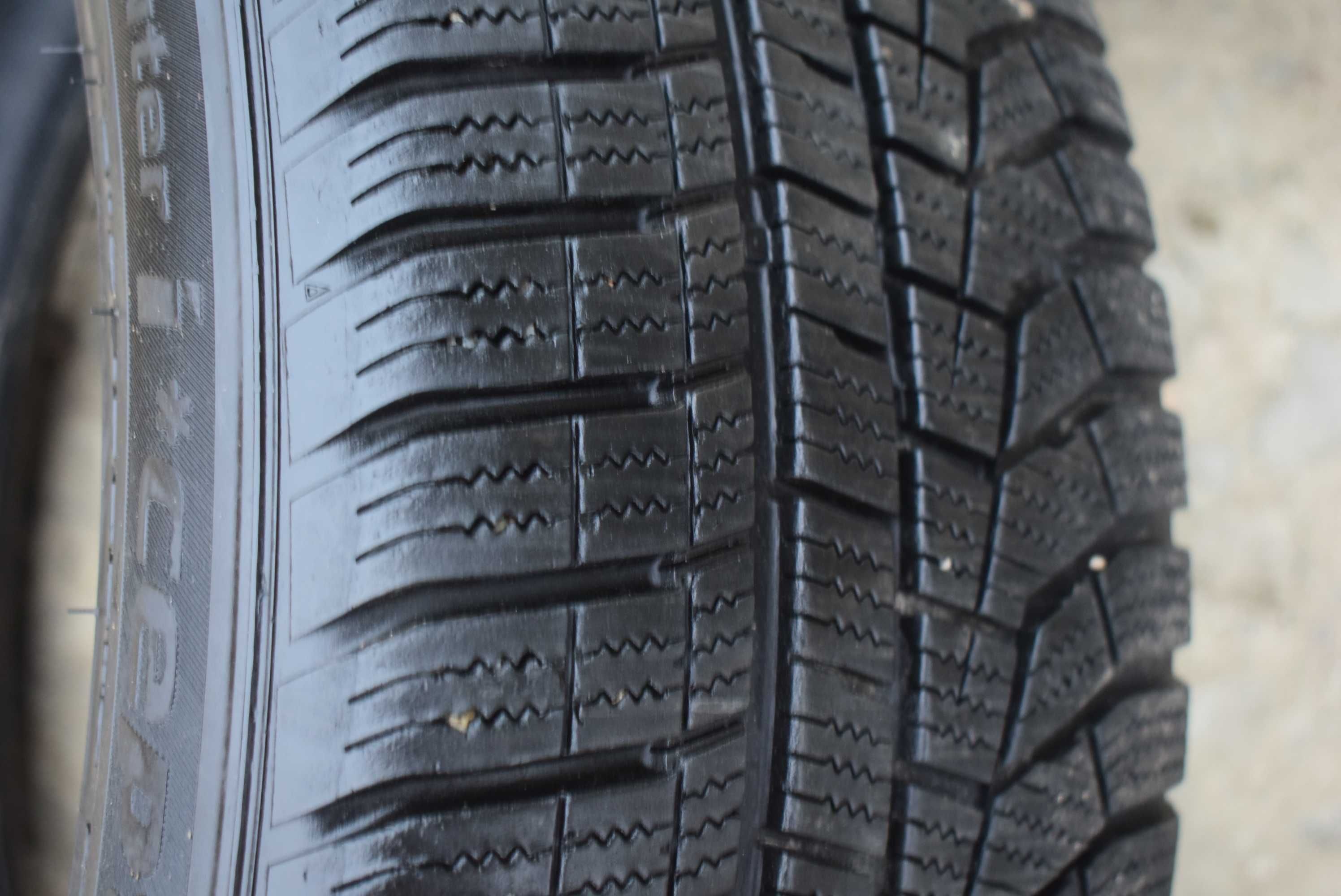 1X opona opony hankook  winter i-cept evo2 215/55R18 2019r.6mm