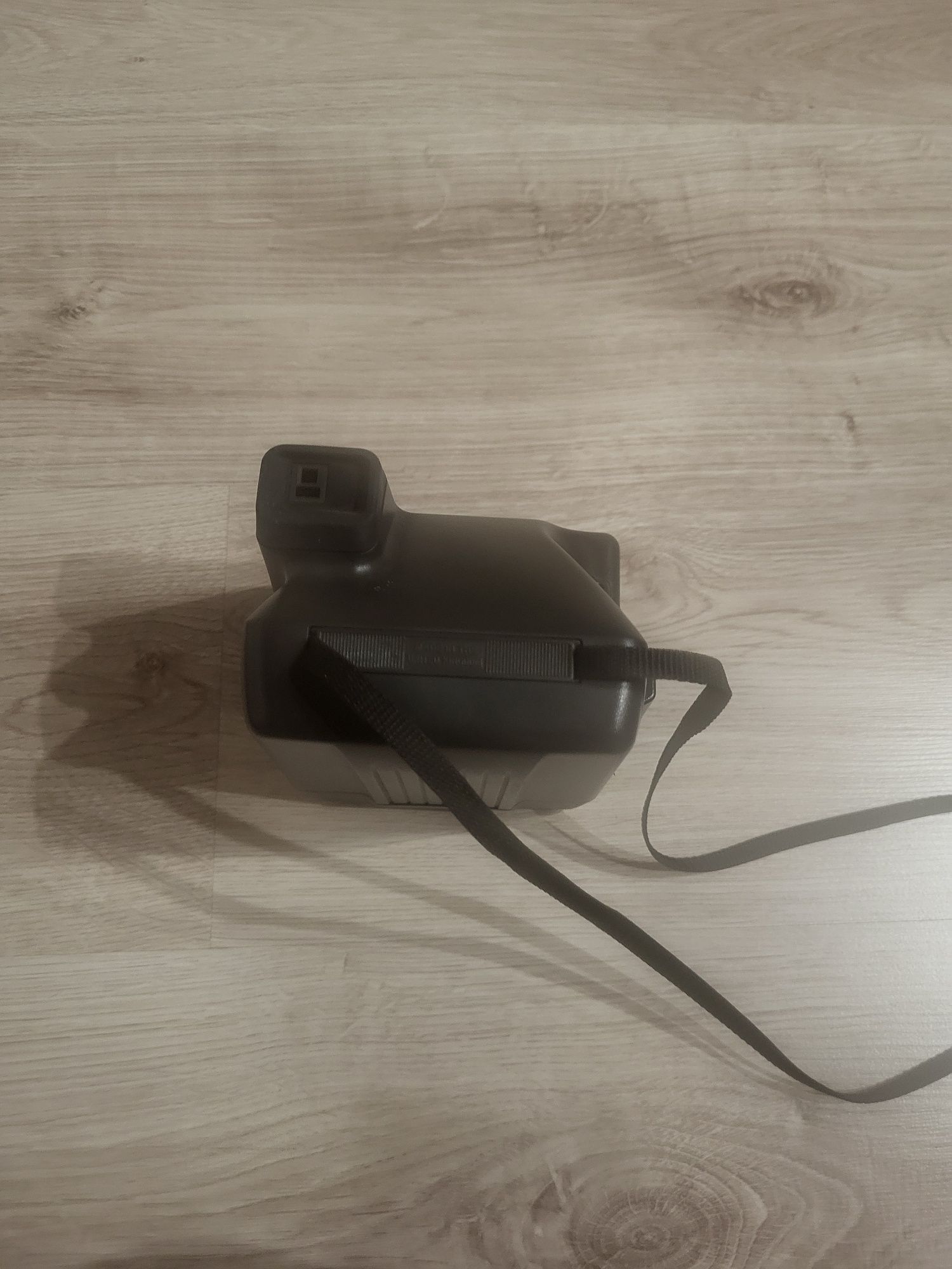 Polaroid 600    .
