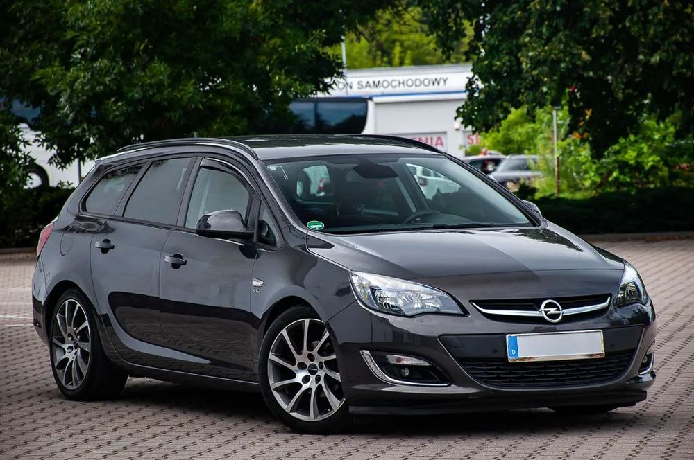 Opel Astra Piękny Opel Astra J z Niemiec *LED*LIFT*