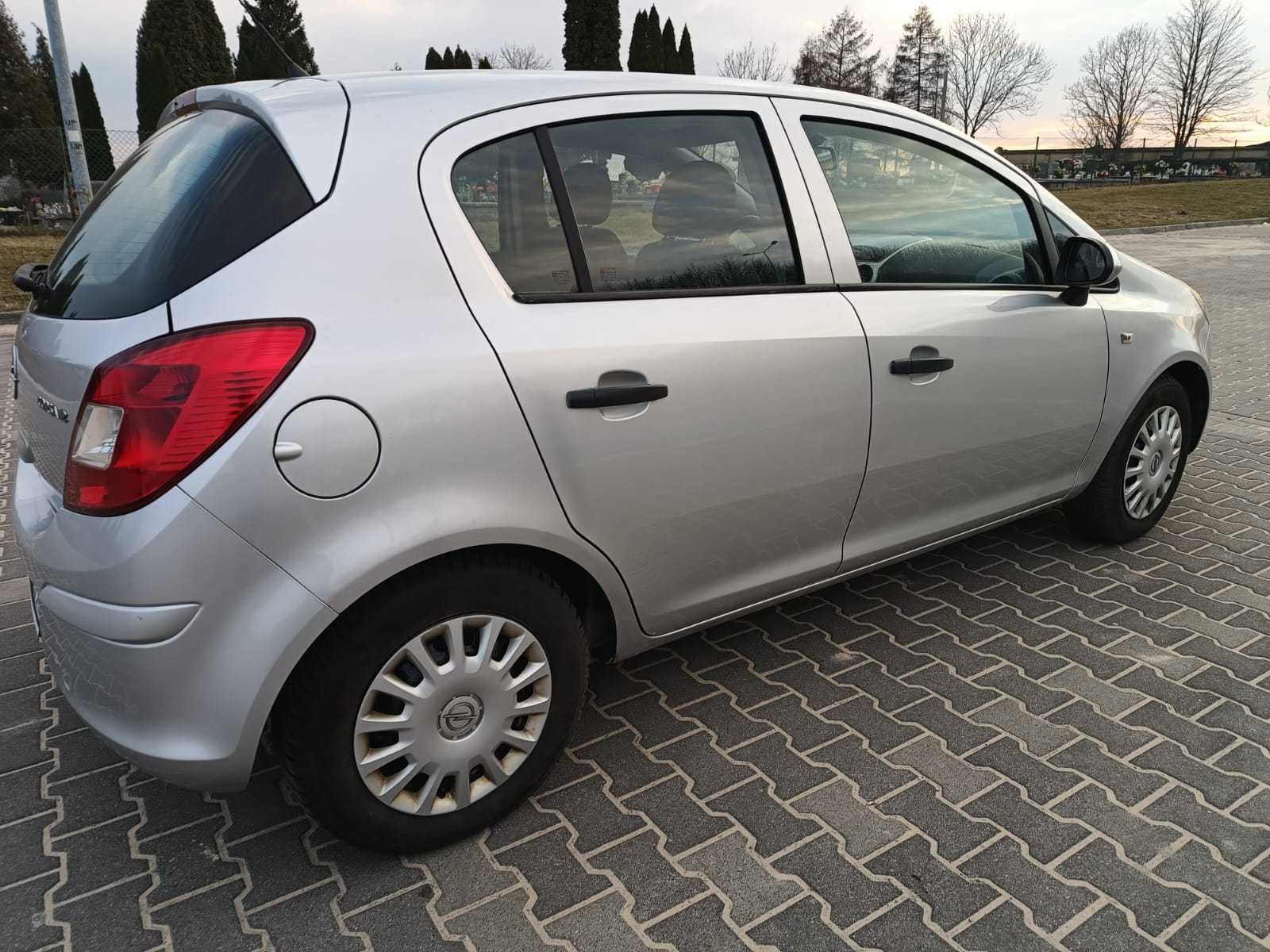 Opel Corsa D 2008rok + komplet kół zimowych z roku 2023.