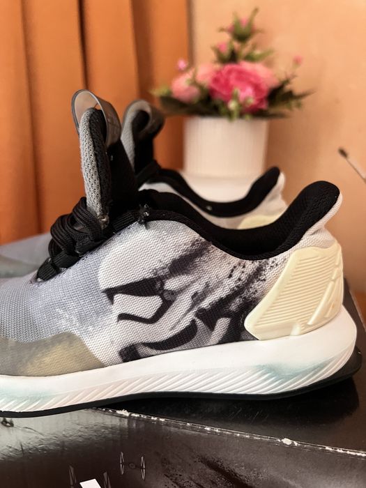 Кроссовки Adidas