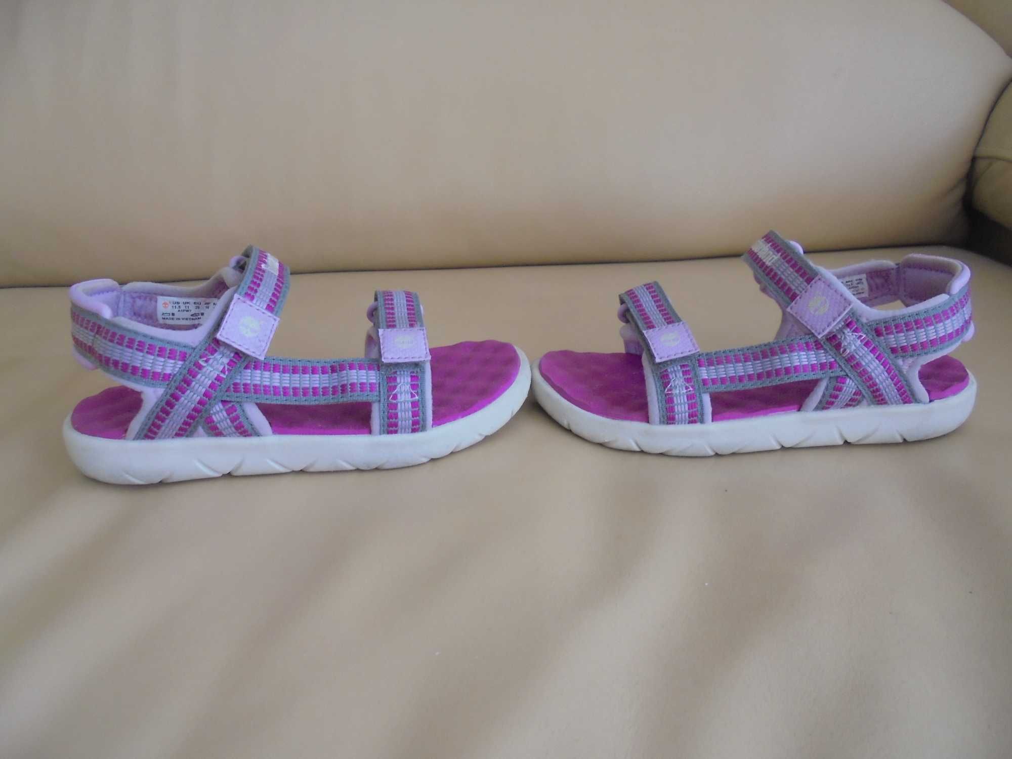 sandálias de menina da marca TIMBERLAND