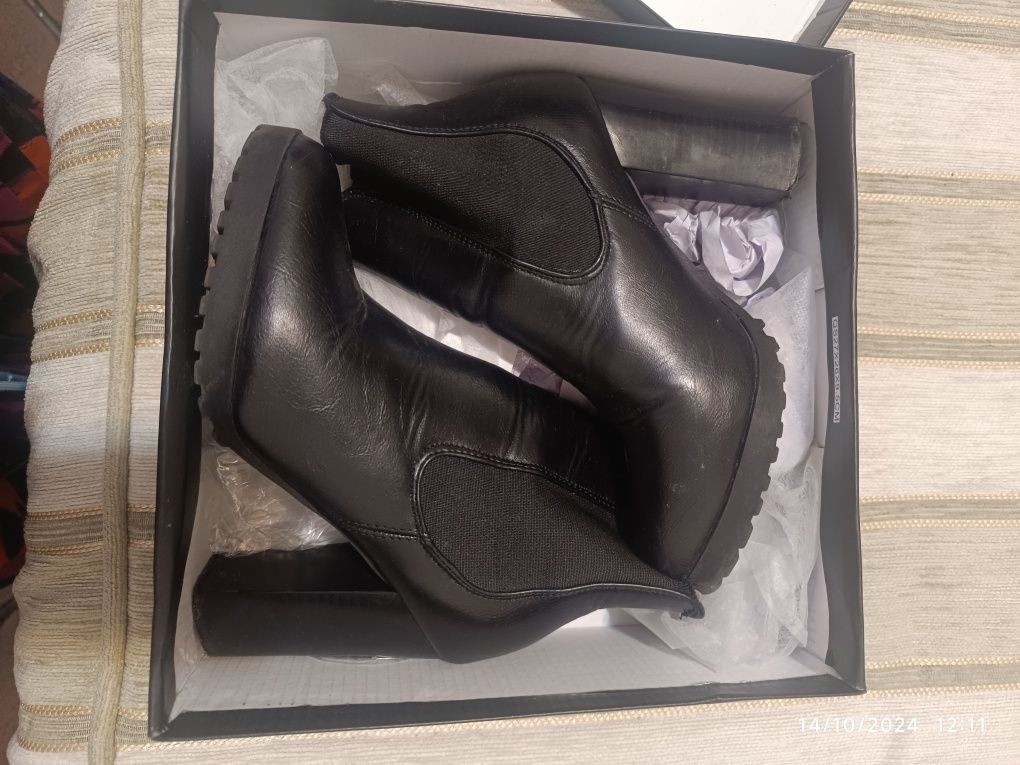 Botas pretas T-36