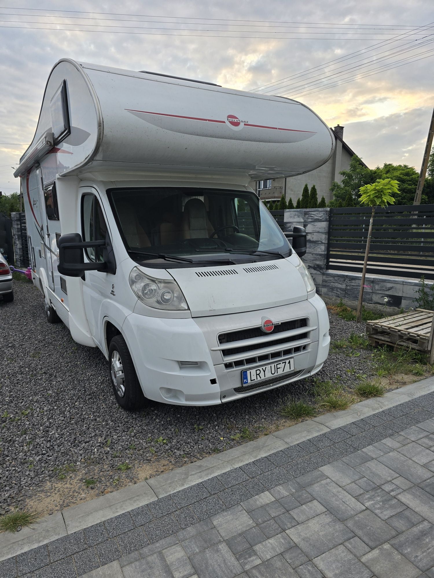 Camper na wynajem