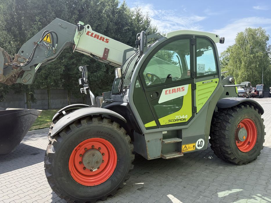 Ladowarka Telskopowa CLAAS Scorpion 7044 z 2016 jak 7045