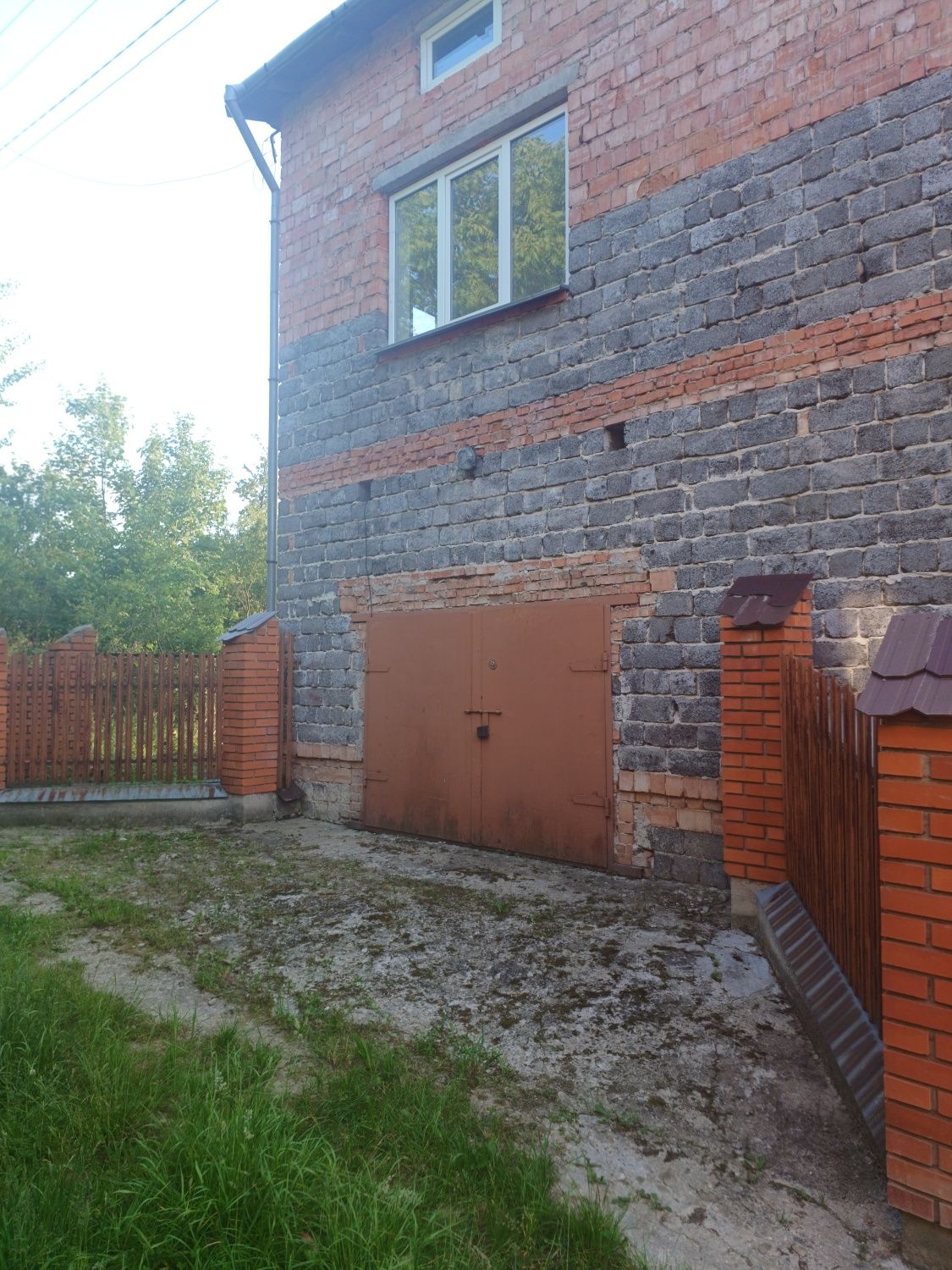 Продам терміново.1/2 частину: