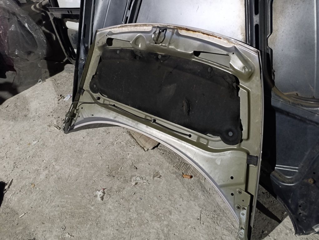 Капот Citroen C3 2002-2009г С обшивкой.