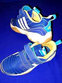 Яркие фирменные кроссовки " Adidas"(р.31)