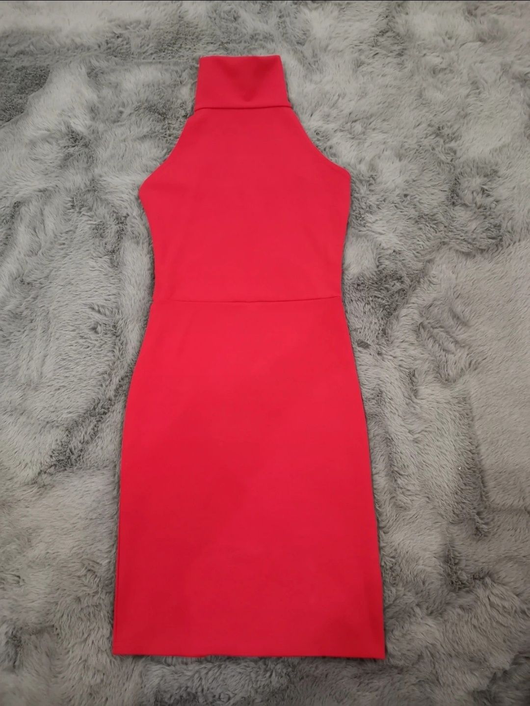 Czerwona mini sukienka Pretty Little Thing miniówka rozmiar 32 uk4