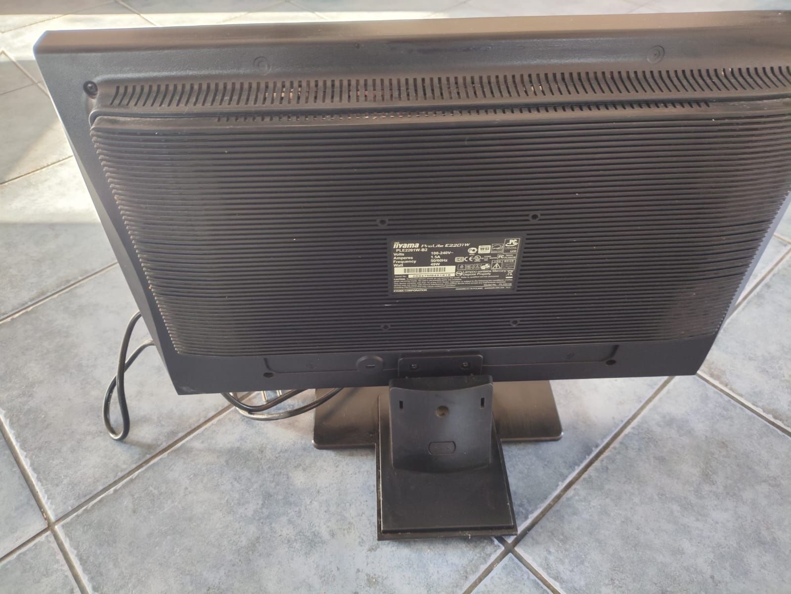 Monitor iiyama ProLite E2201W – Tani i sprawny, bez rys!
