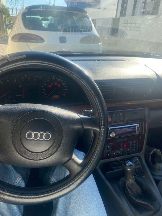 Vendo Audi  – velho, mas rijo!