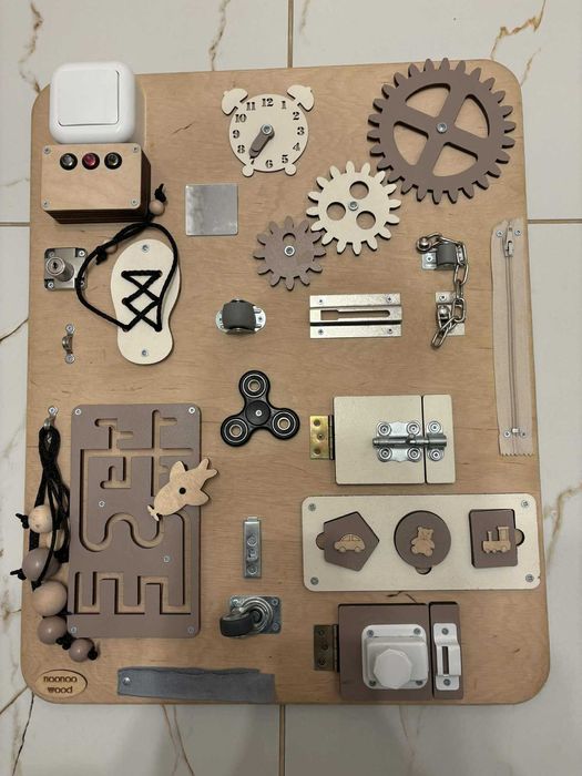 Tablica manipulacyjna sensoryczna NAANAA WOOD Maxi Frappe