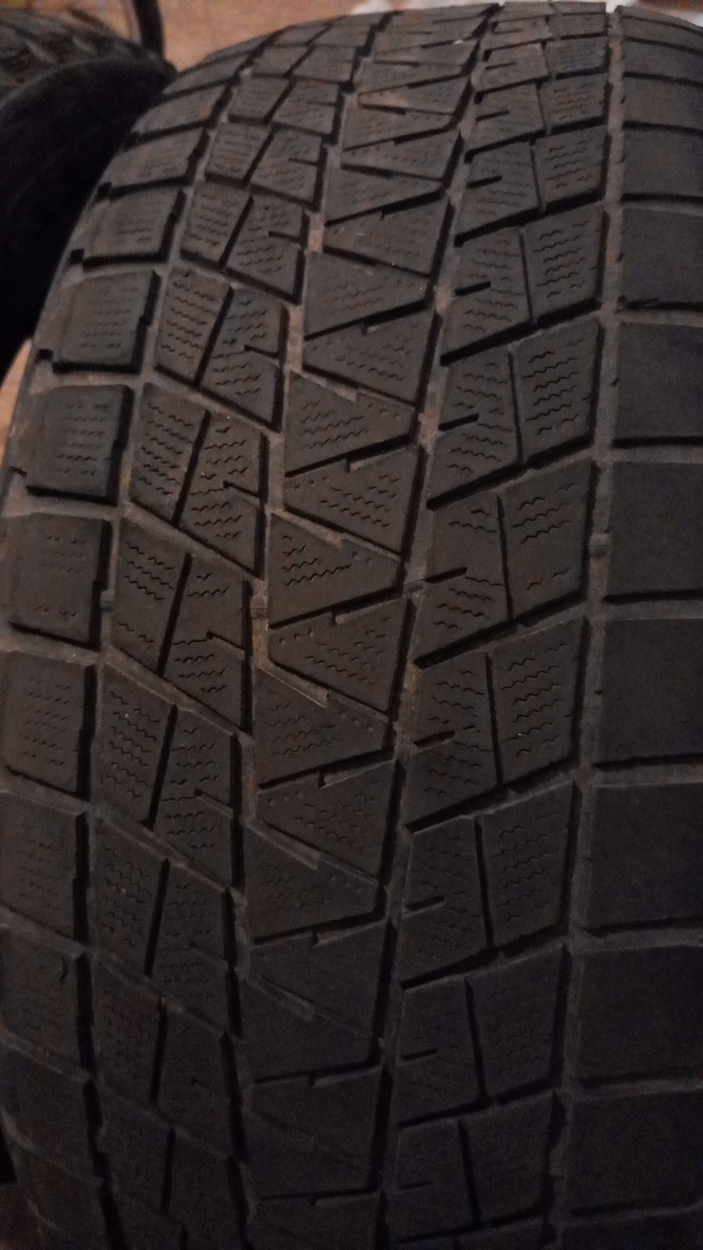 гума ( шини ) зимова б/в комплект 145/55/19 Bridgestone Blizzak