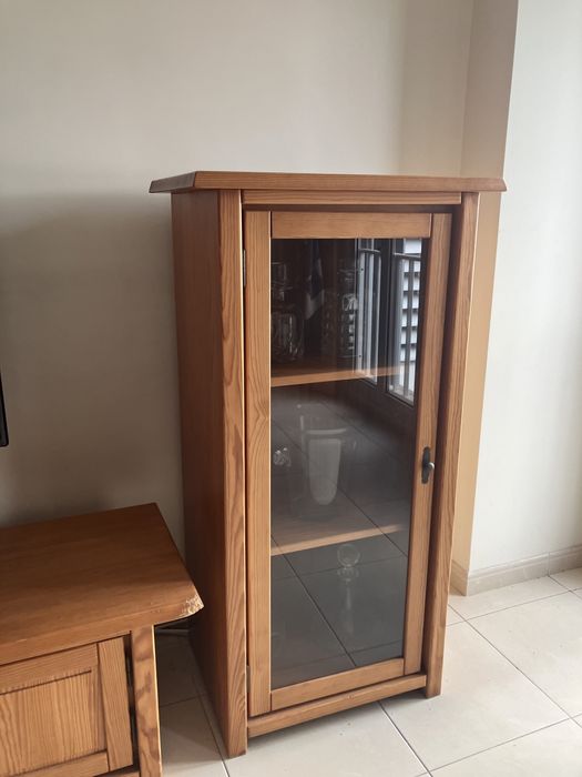 Conjunto de Móveis de madeira