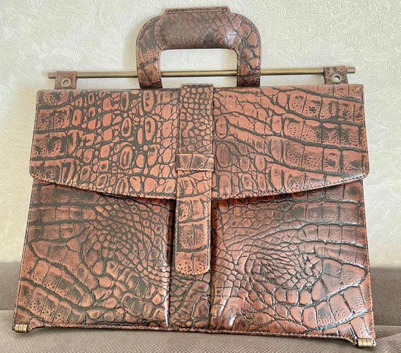 Продам діловий шкіряний портфель