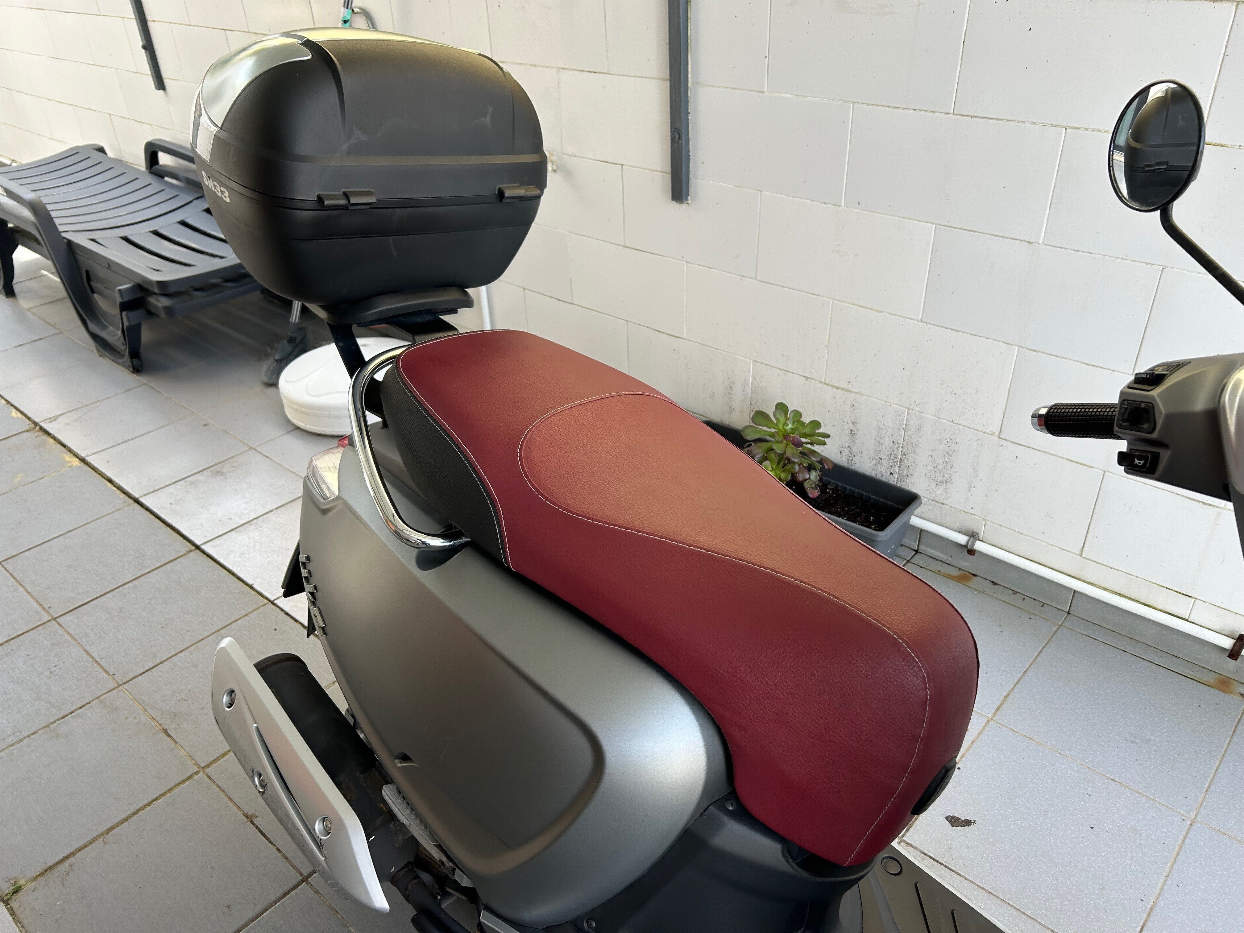 Kymco Like 125, muito económica e com poucos Kms.