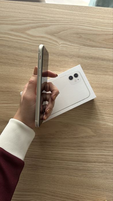 iPhone 11 64GB Branco