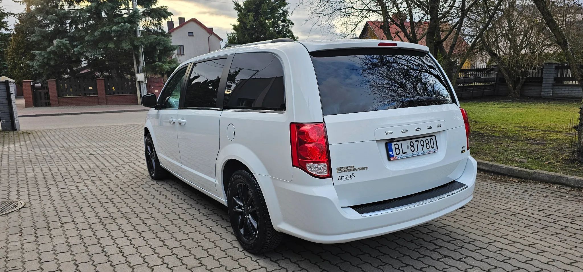 Dodge Grand Caravan F-vat 23% Dodge Grand Caravan 60 aut w ofercie