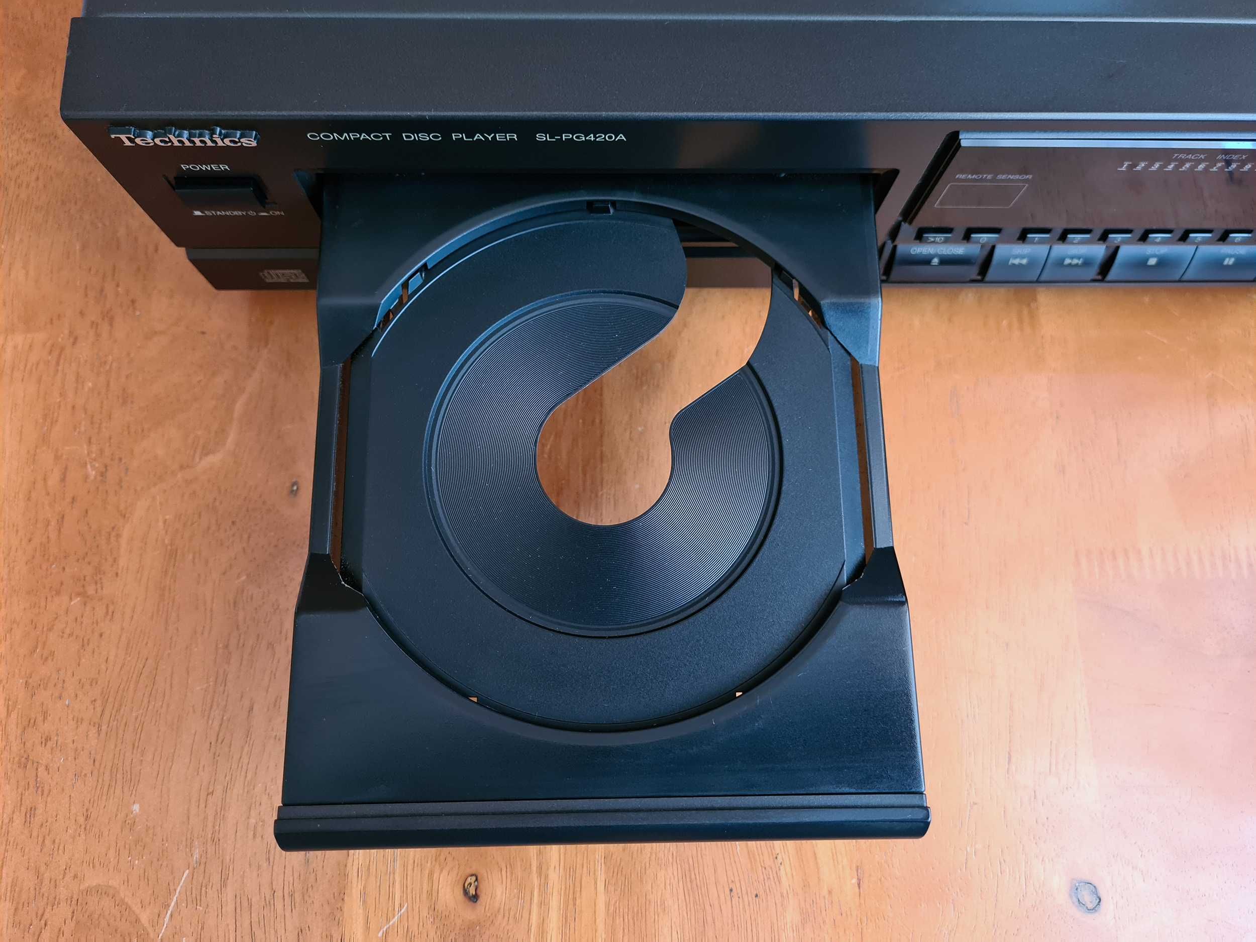 Odtwarzacz Technics CD Player SL-PG420A pilot sprawny