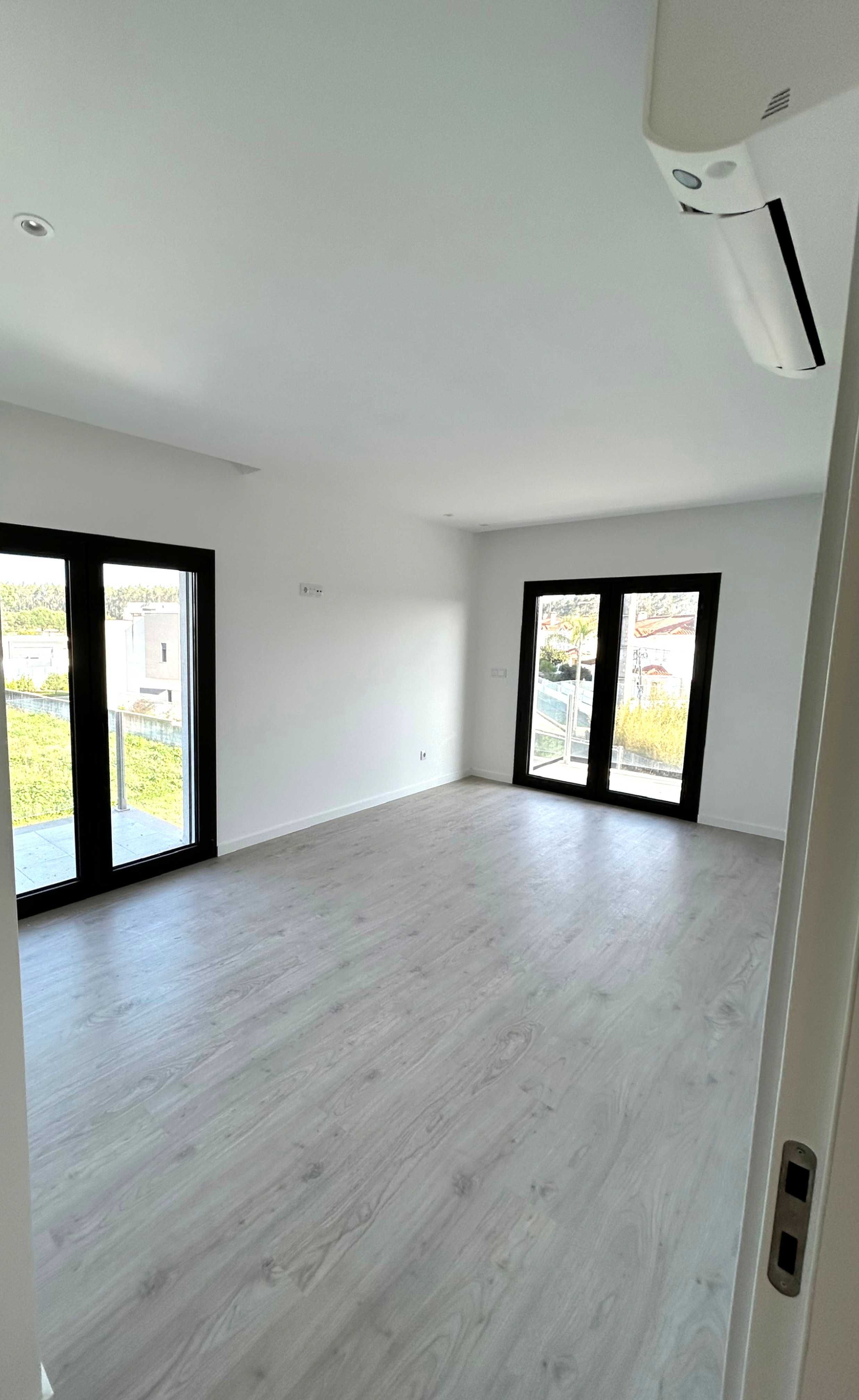 Apartamento T3 Duplex NOVO no Último Andar