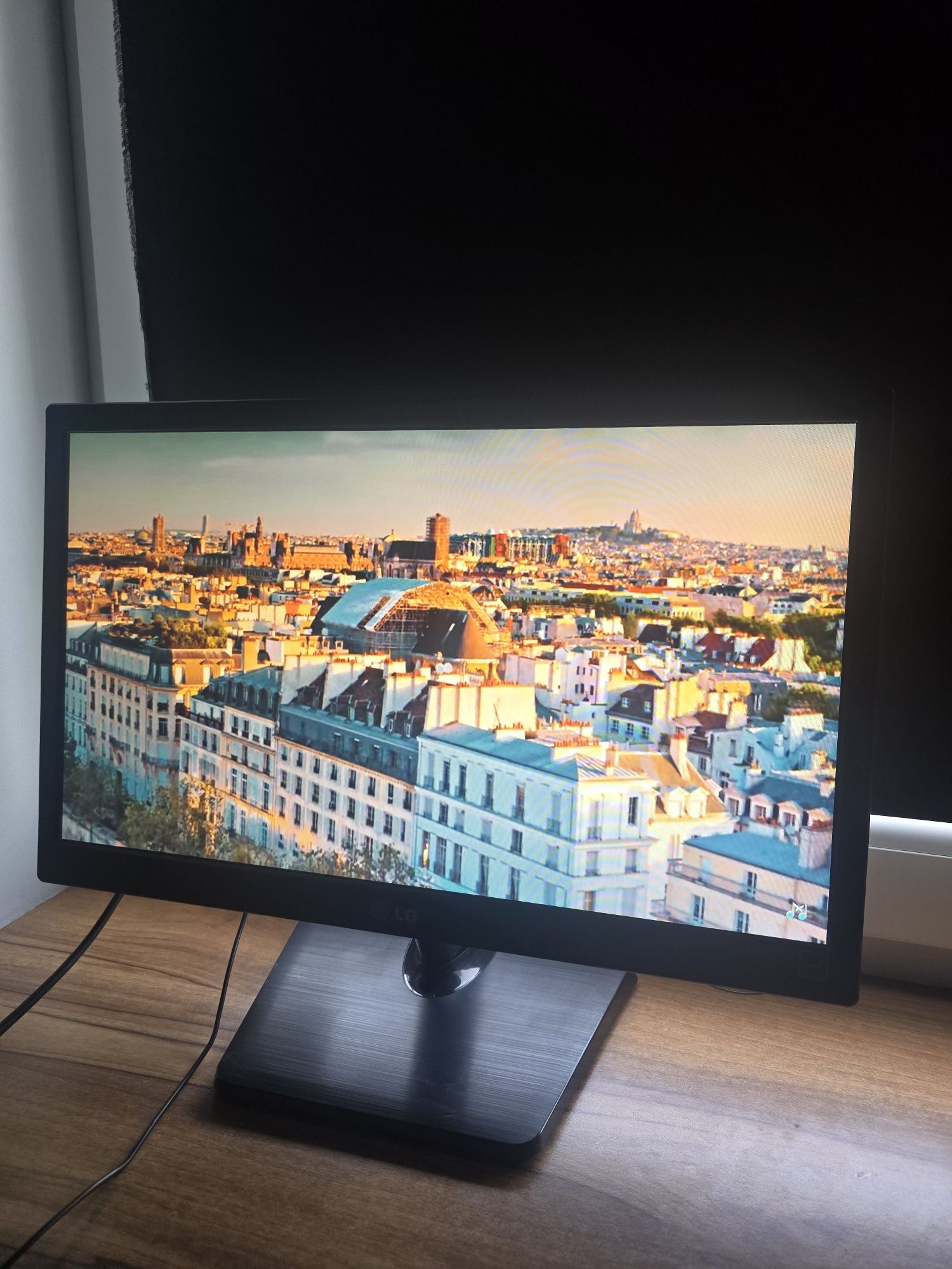 Monitor flatron lg 19cali model 19EN33S-B