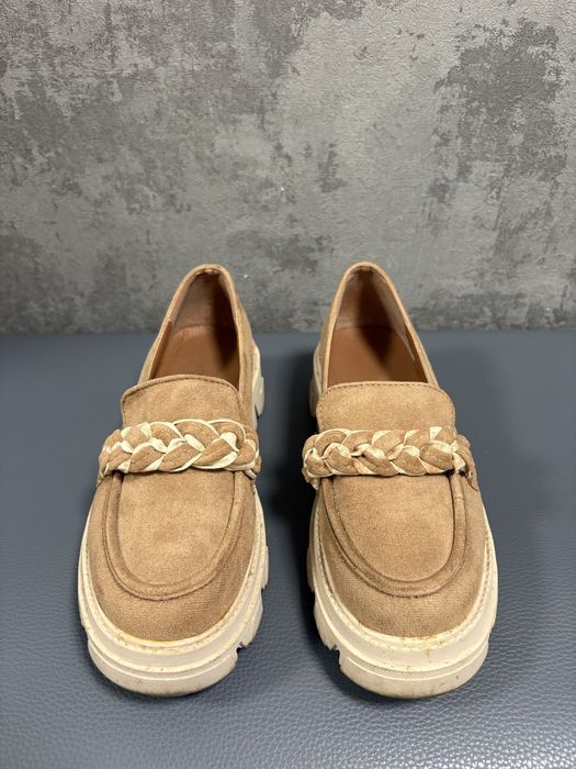 Buty zamszowe w kolorze karmelowym