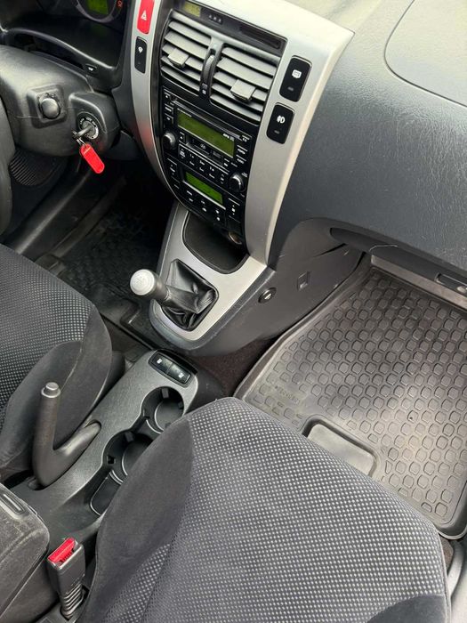Hyundai Tucson 2008 г 2.0 л дизель, механика, полный привод